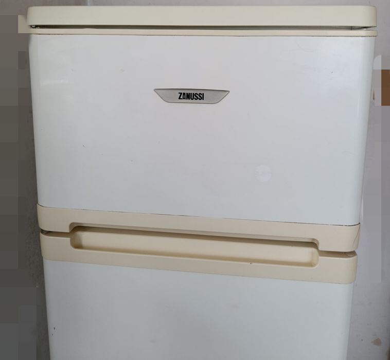 Lodówka zamrażarka Zanussi 140 cm x 55 cm lodówko-zamrażarka biała PRL