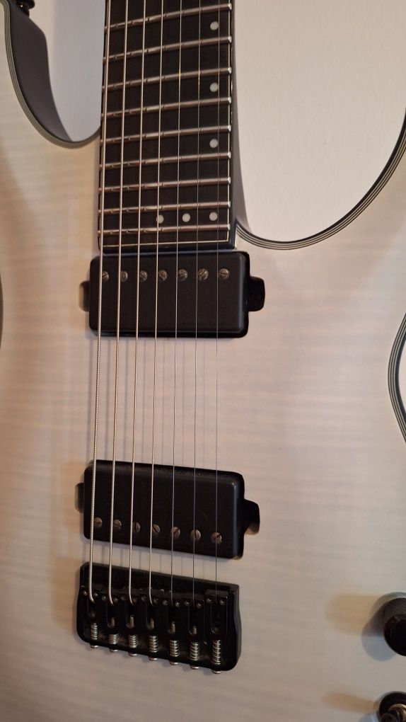 Guitarra elétrica de 7 cordas