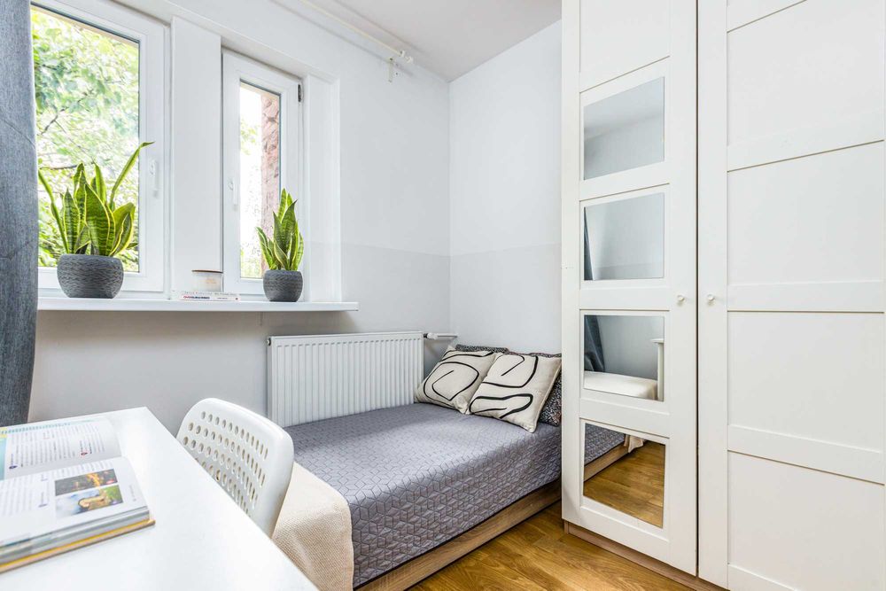 Przytulny pokój w domu przy ul. Słowiczej z pięknym ogrodem.