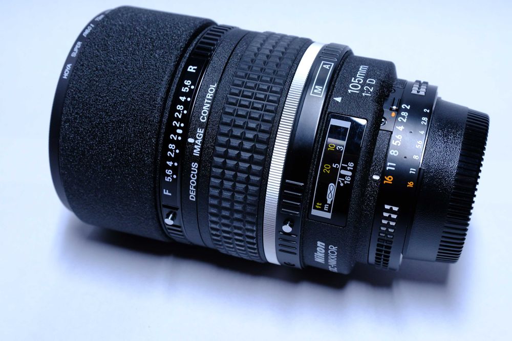 Nikon Nikkor 105 mm F 2.0 D AF DC