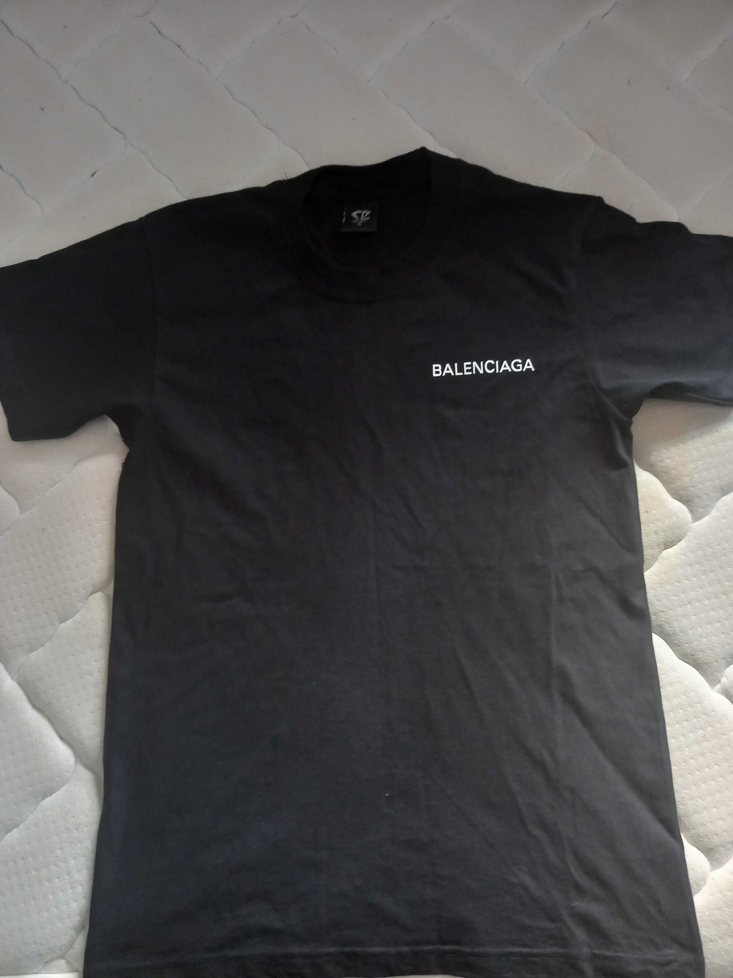 T-shirts  balenciaga