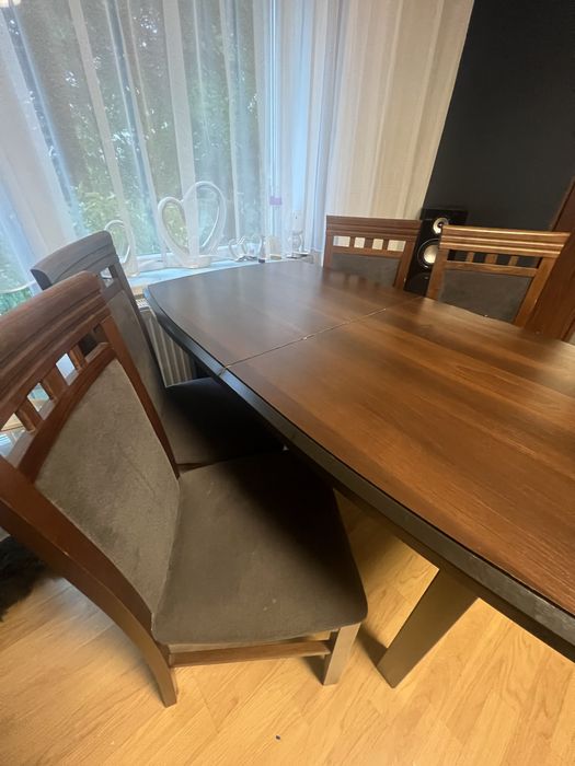 Stół plus krzesła komplet