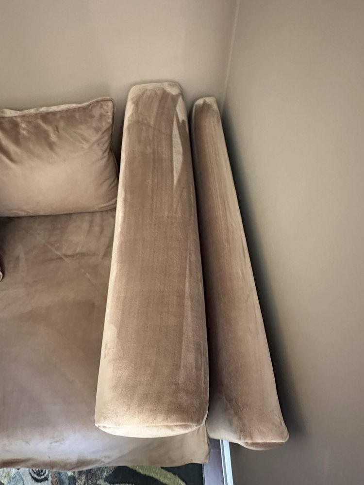 Cama em veludo castanha
