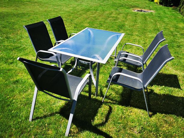 Stół ogrodowy + 5 krzeseł