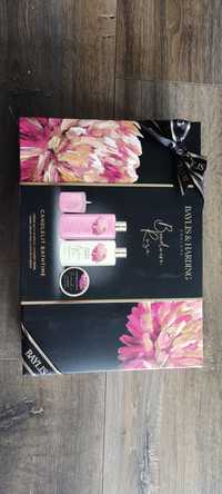 Nowy zestaw do kąpieli Baylis & Harding Boudoire rose