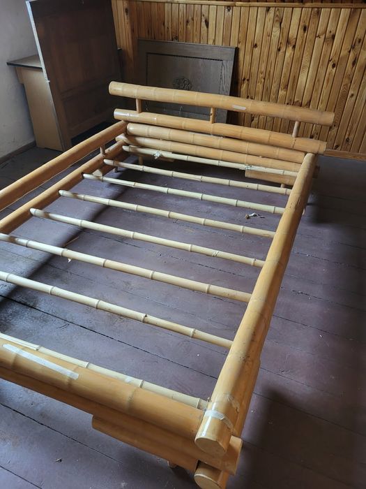 Łóżko bambusowe.