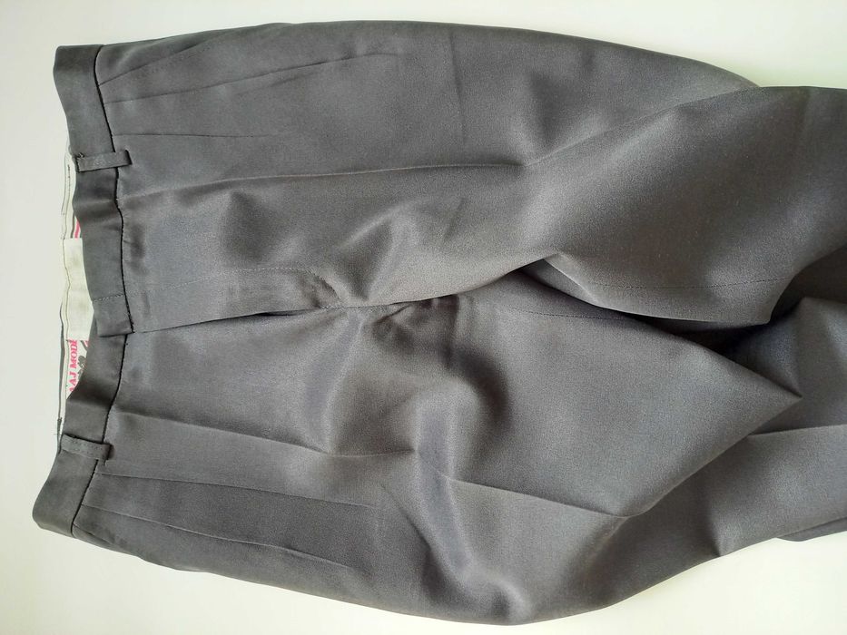 Szare męskie spodnie