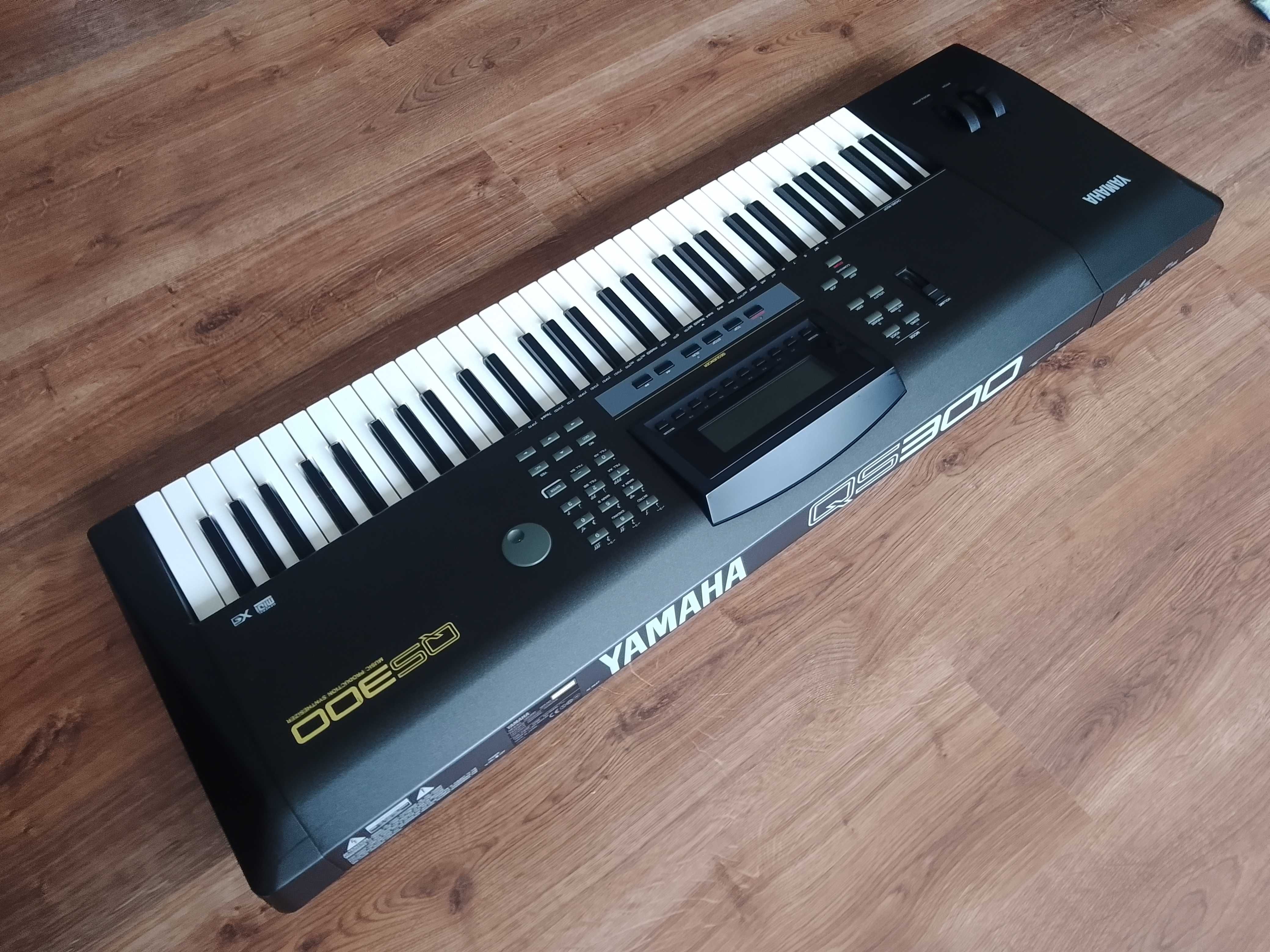 Yamaha QS 300 piękny stan