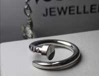 Кольцо гвоздь cartier картье 16
Состояние 10/10
Материал: нержавеющая