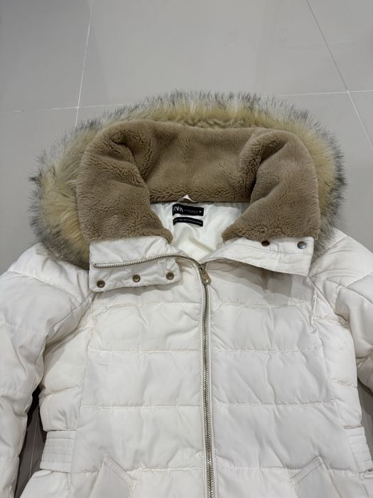 Зимова курточка Zara XS жіноча куртка пуховик на холофайбері молочний