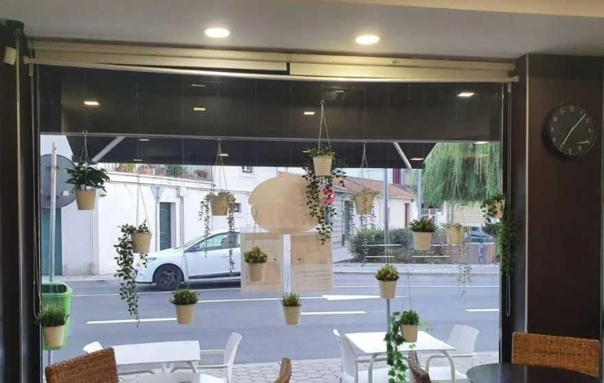 Trespasse de café/ snack-bar em Gaia