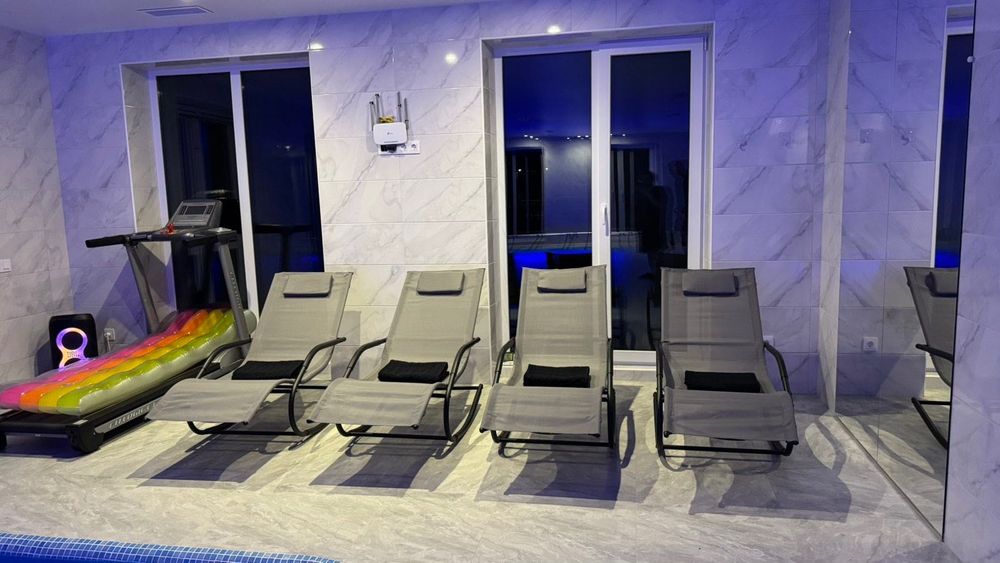 Здам в погодинну оренду басейн , сауна , чан.