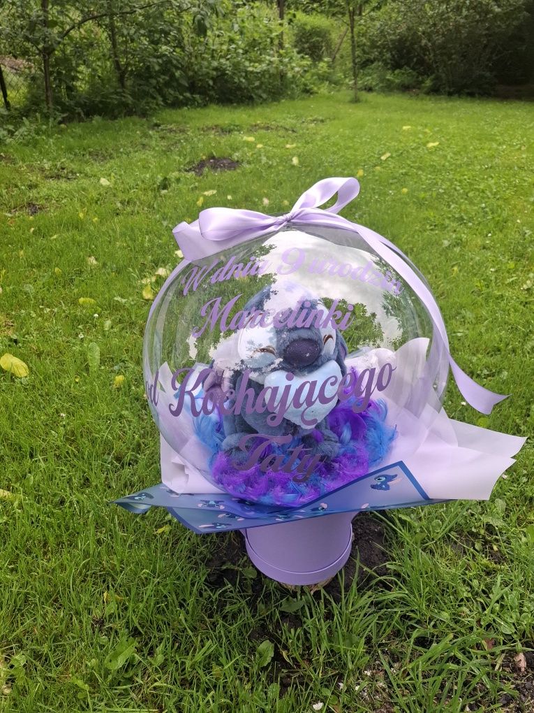 Stich , maskotka sticha w balonie , box z balonem