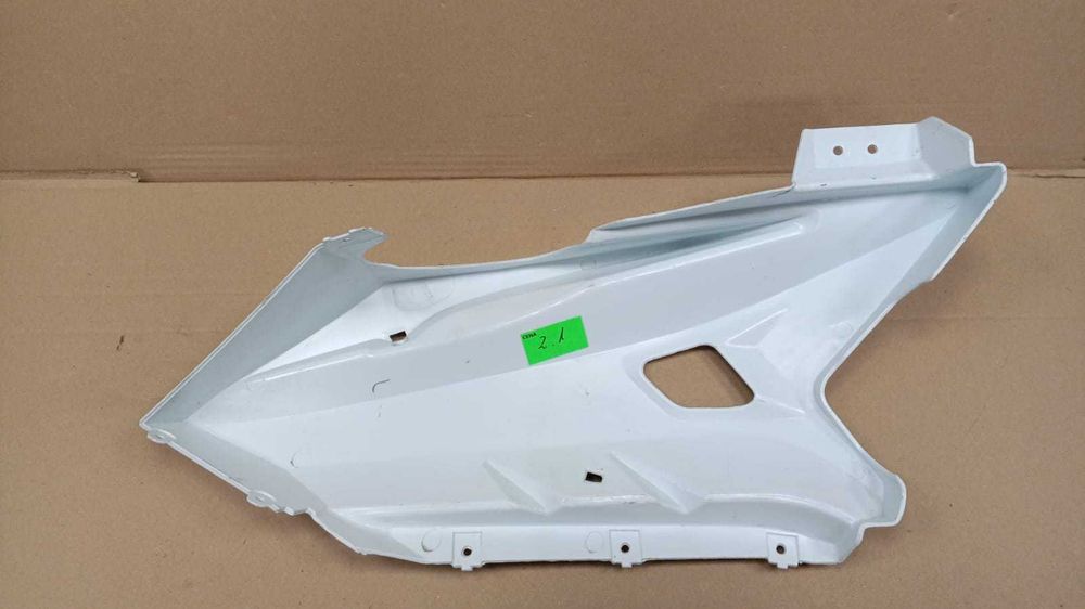 Pług prawy Owiewka Yamaha YZF-R125 [2.1]