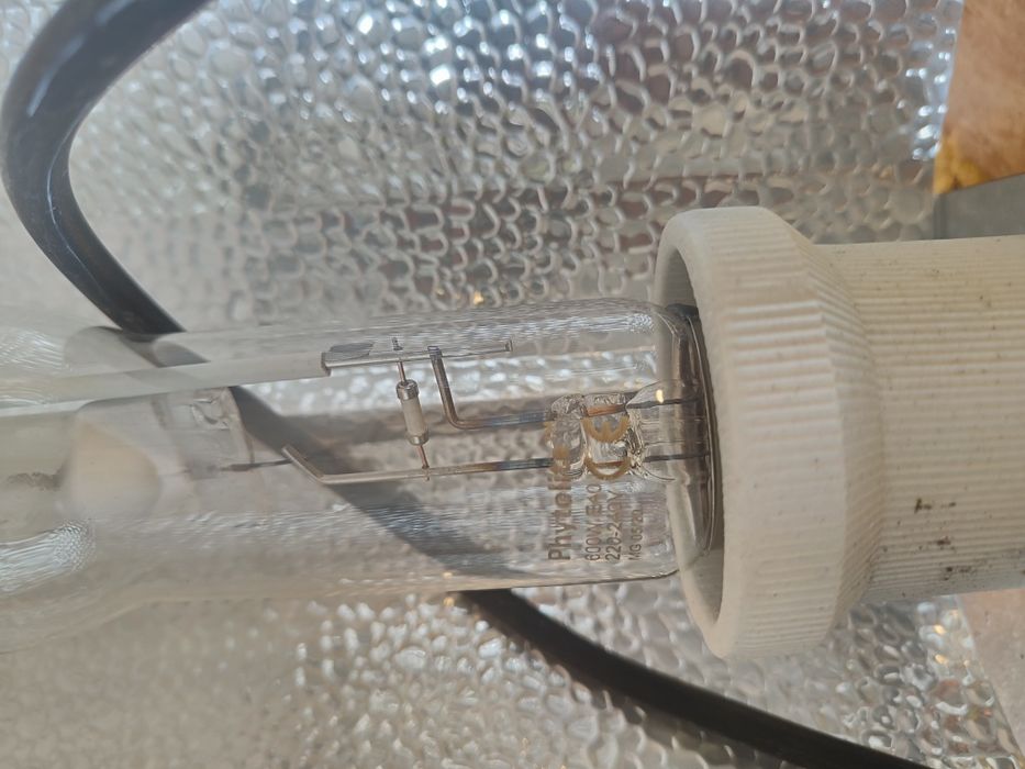 Lampa do grow boxa