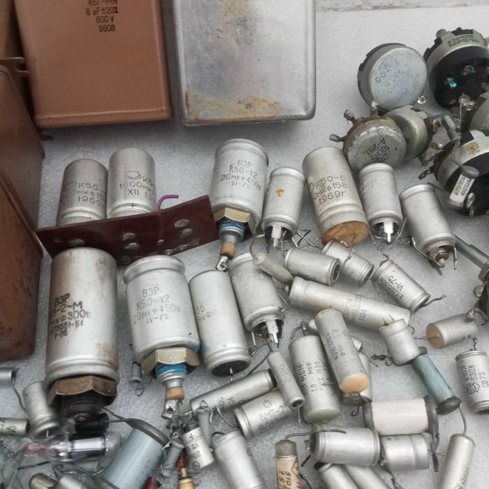 Цена 300грн до 1.5 кг!! Радиодетали времён СССР-конденсаторы/резисторы