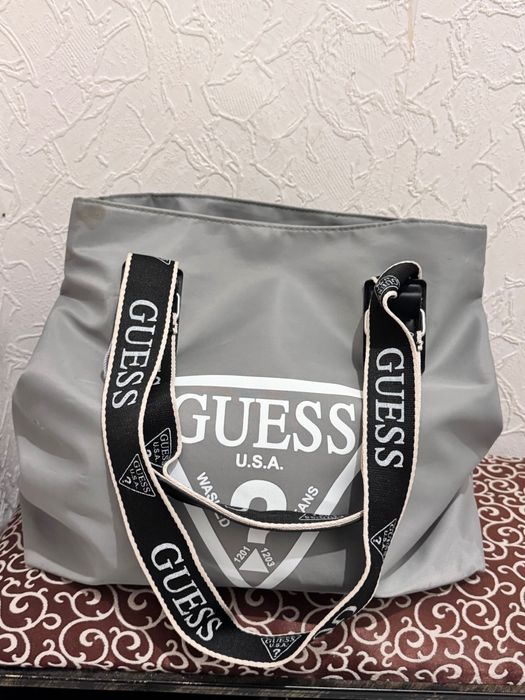 Сумка Гес б/у супер стан