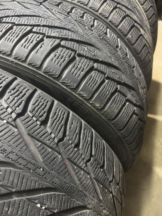 Зимові шини 255/55R19