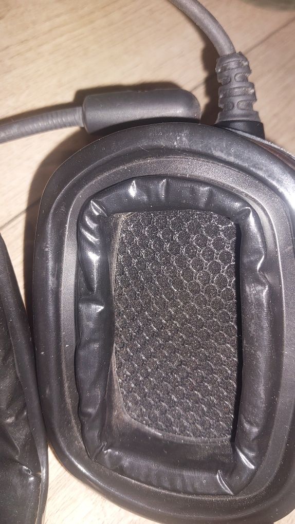 Sprzedam zestaw słuchawkowy Motorola PMLN 6760A
