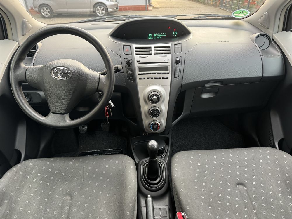 Toyota Yaris 1.3 87 KM sprowadzona 2008 zarejestrowana klima 4/5 drzwi