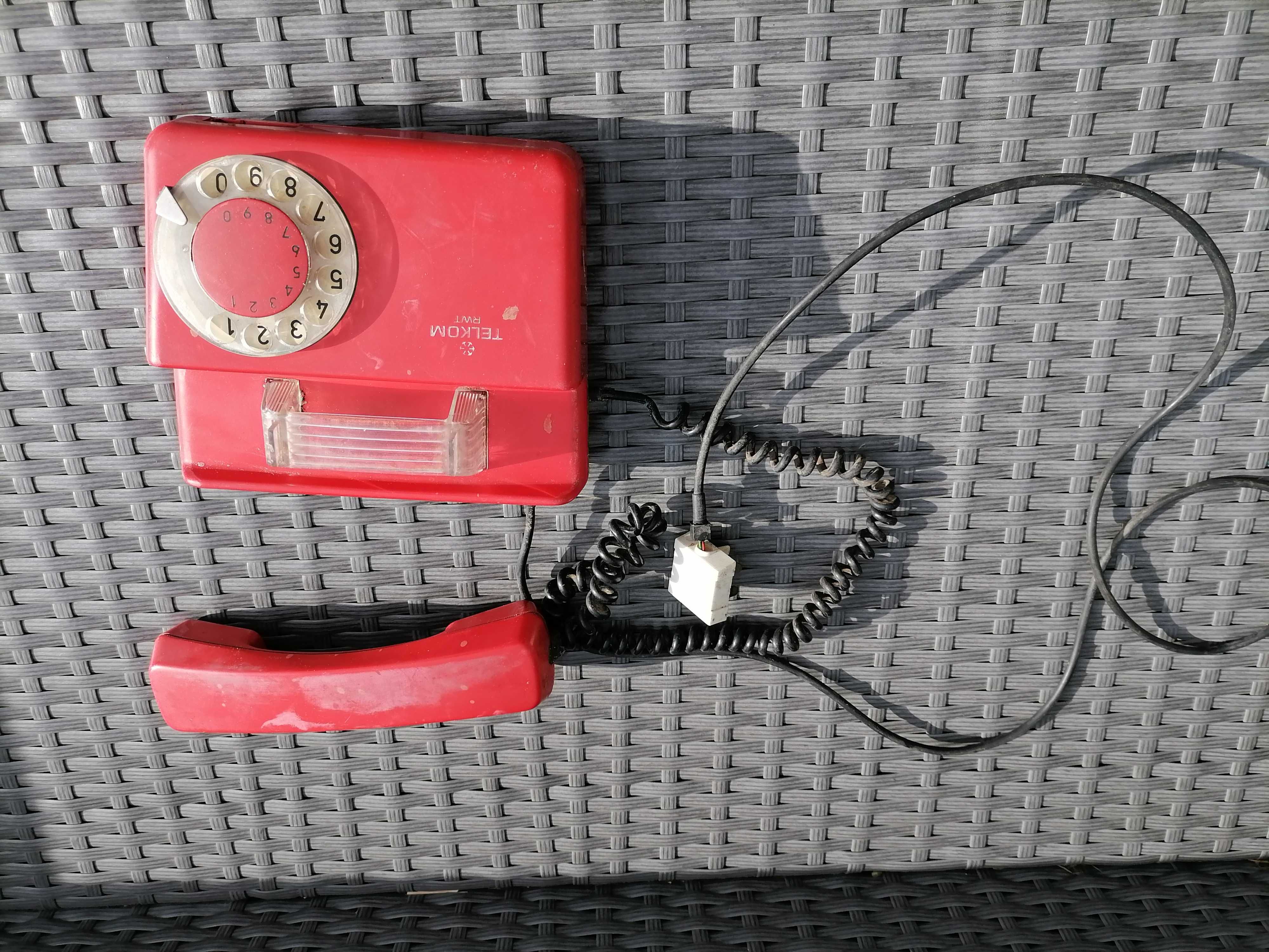 Kultowy stacjonarny telefon z czasów PRL Telkom RWT Tulipan 319