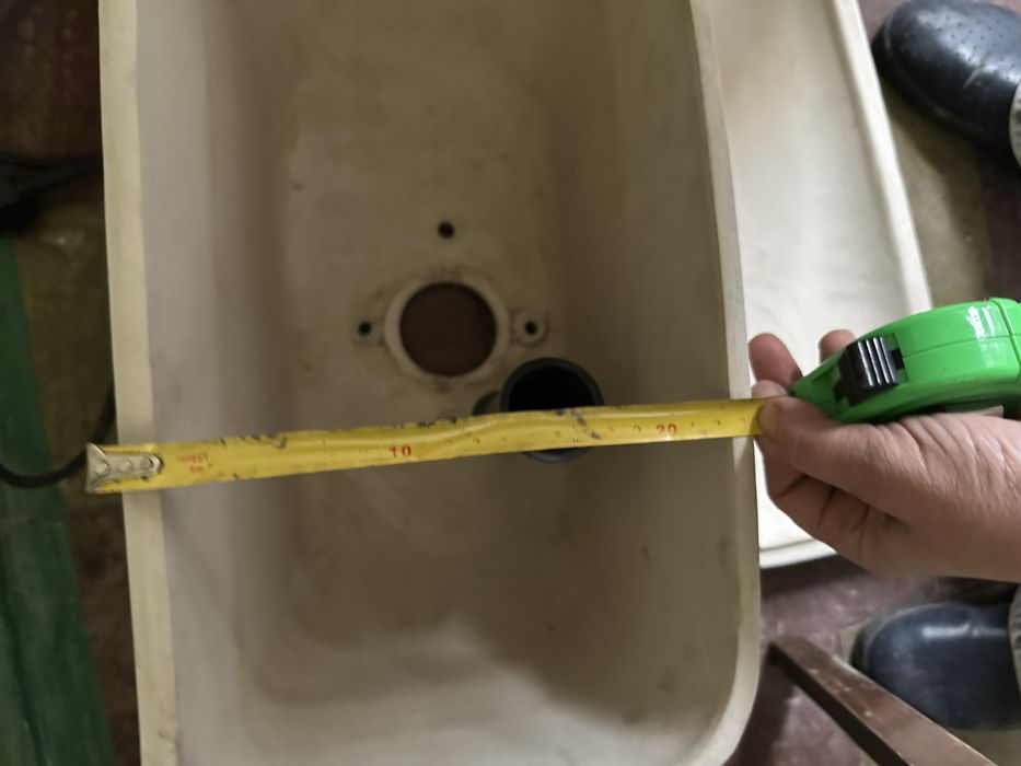 Бачек на унетаз старого образца