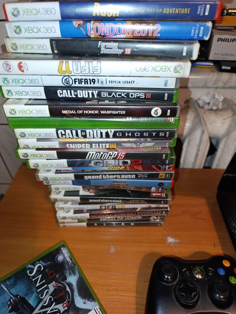 Zestaw Xbox 360 2 pady Kinect 25 gier
