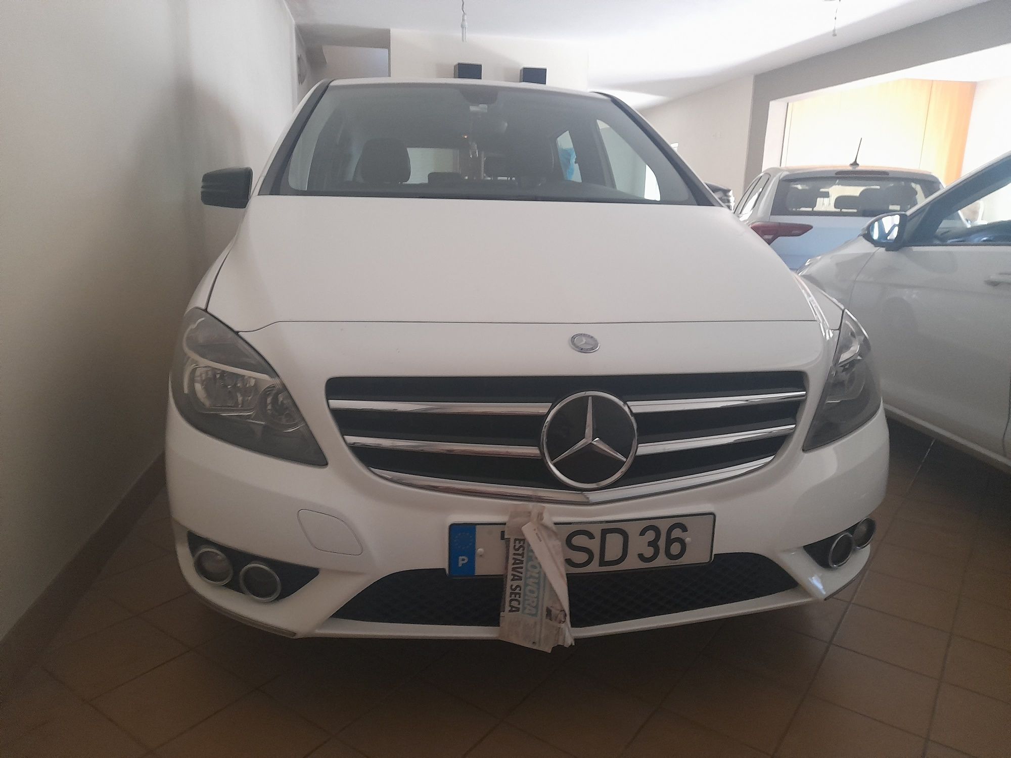 Vendo Mercedes 180B