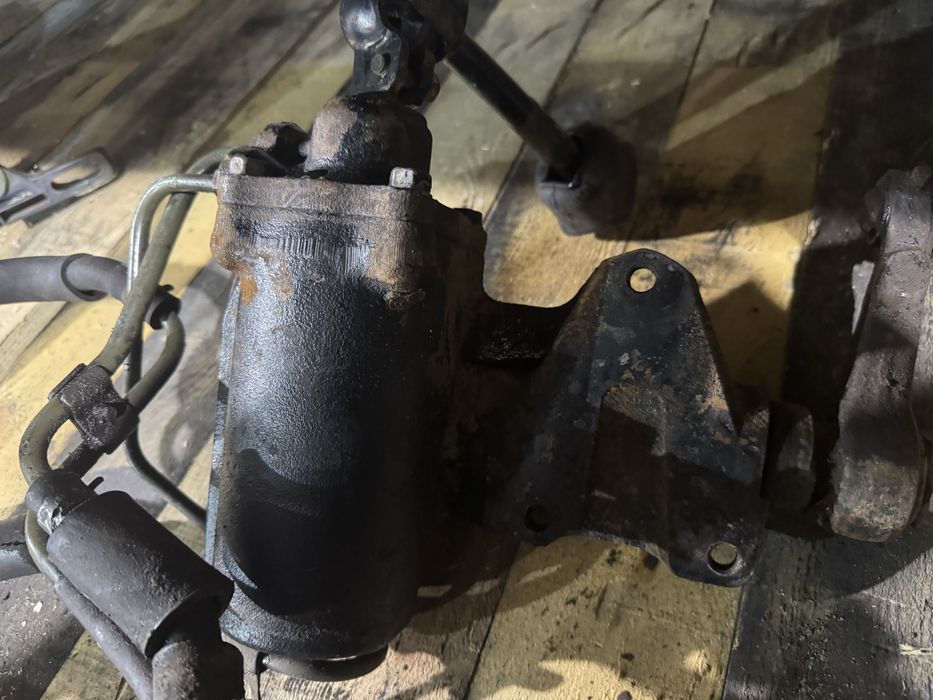 Рулевой редуктор Mitsubishi L200 правий руль