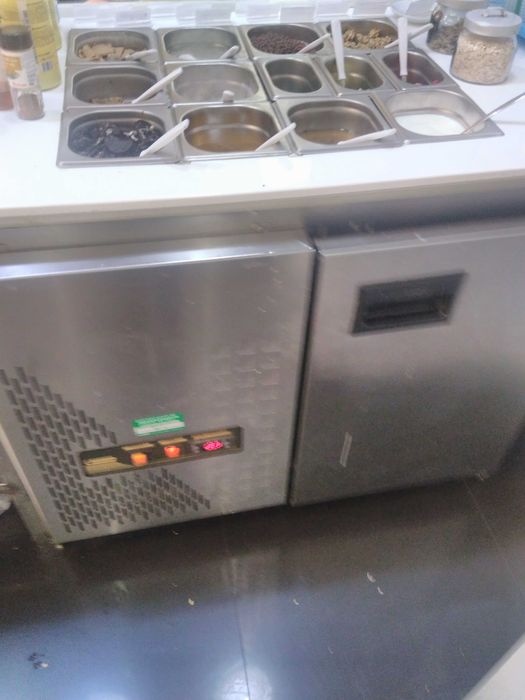 Crepeira, maquina de waffles, banho maria eexpositor frio e quente