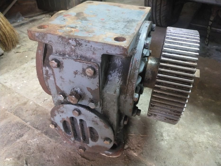 Редуктор Ч-100А (31-1) полумуфта, шкив подъемника