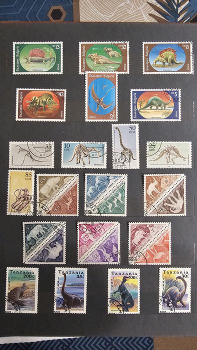 Klaser filatelistyczny + znaczki