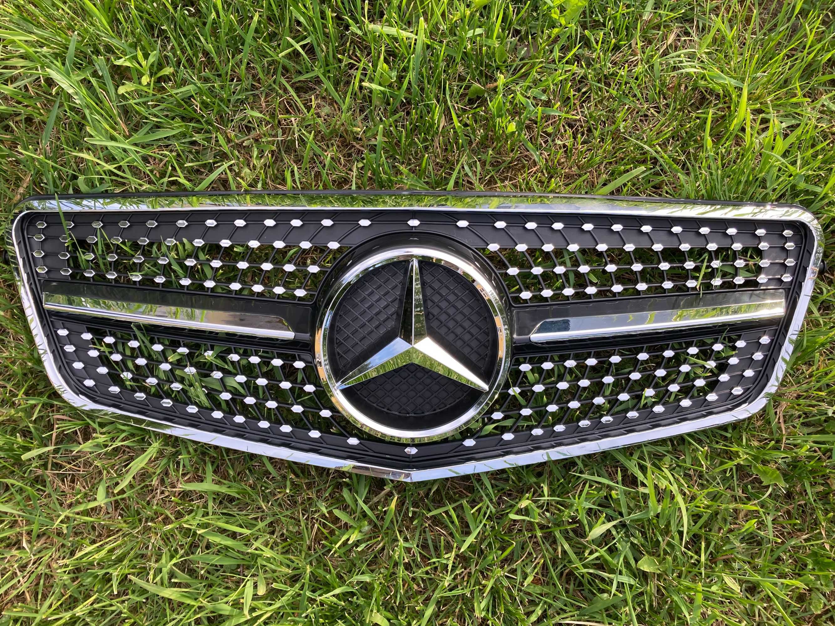 Решетка радиатора mercedes  E W212 2009-2013год Diamond Black