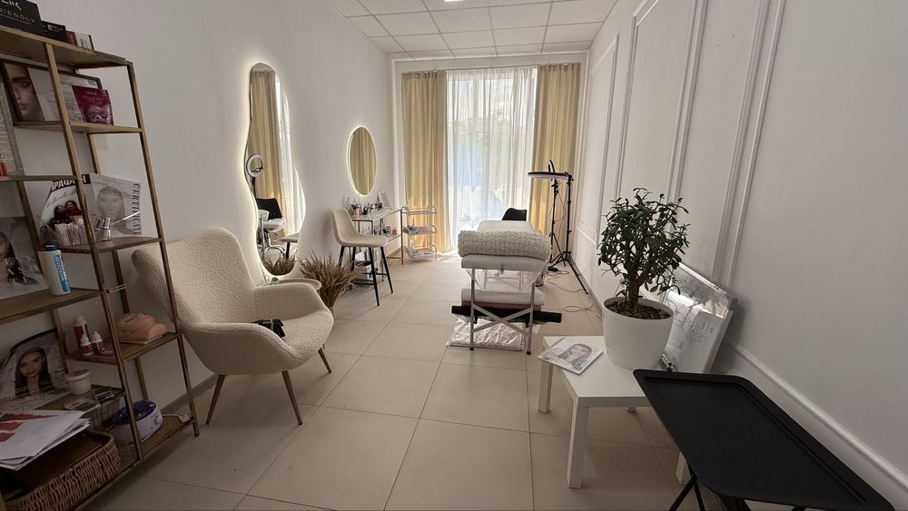 Суборенда кабінета КУШЕТКИ на пів місяця !