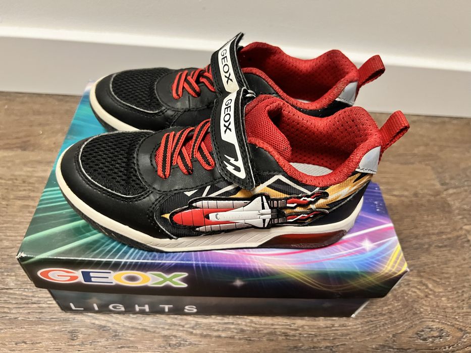 Buty Geox INEK świecące skórzane