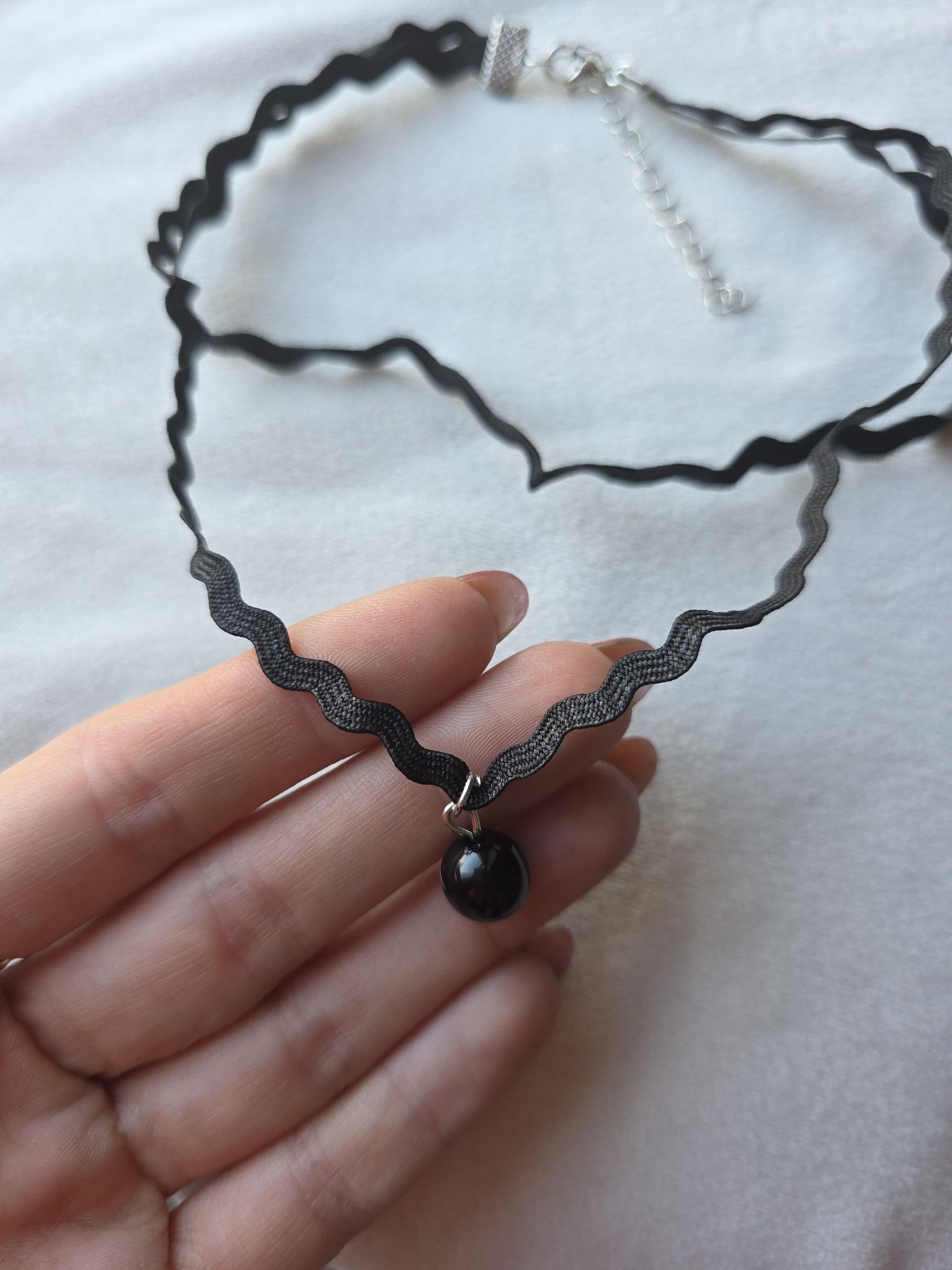 Czarny choker kolia srebrny naszyjnik z koralikiem gothic alternative