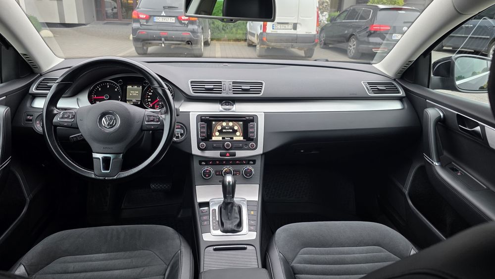 Volkswagen Passat B7 2.0TDI DSG Highline 2011