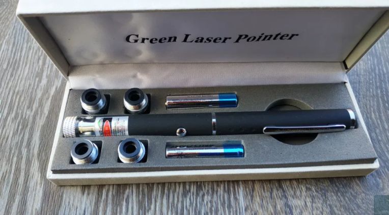 Фонарь лазер зеленый