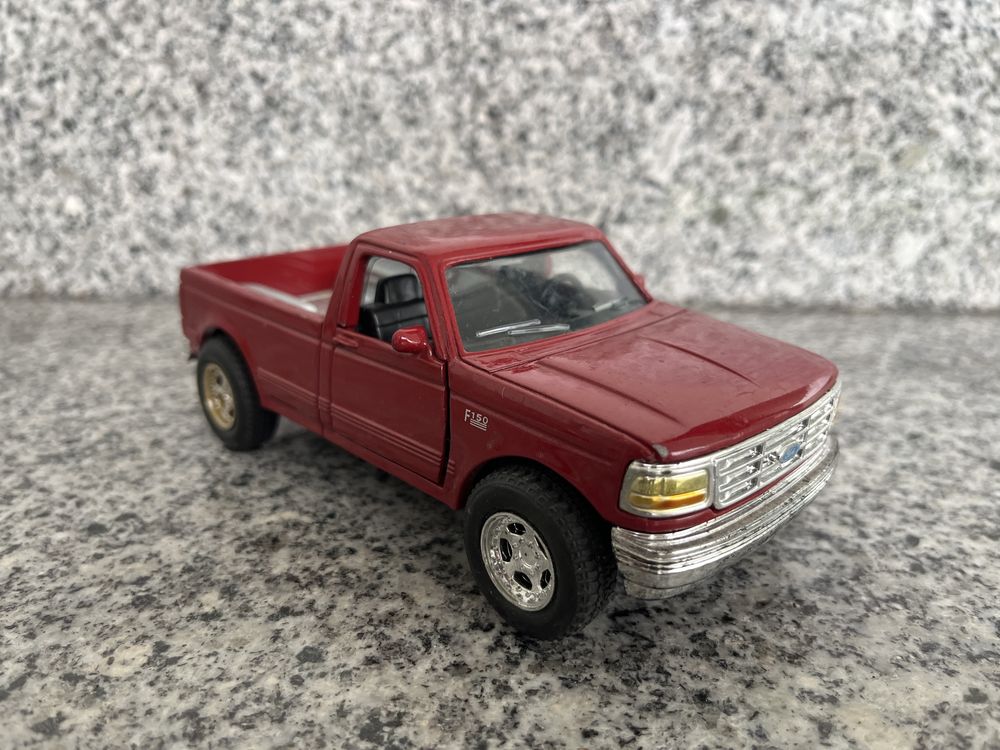 Miniaturas 1/24 burago, maisto, new-ray