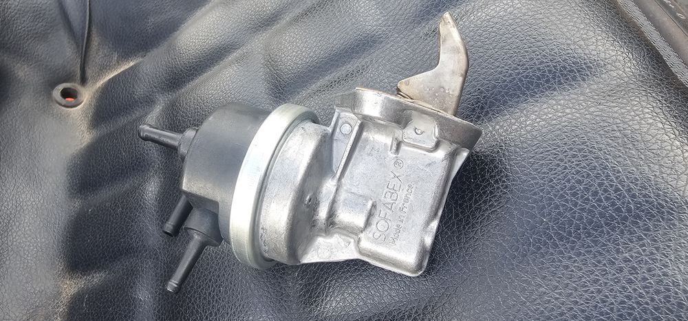 Carburador novo renault 4L e bomba de gasolina nova