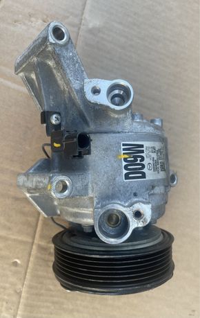 Компрессор кондиционера Mazda DO9W61450