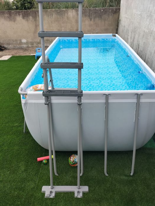 Piscina Bestway com pouco uso