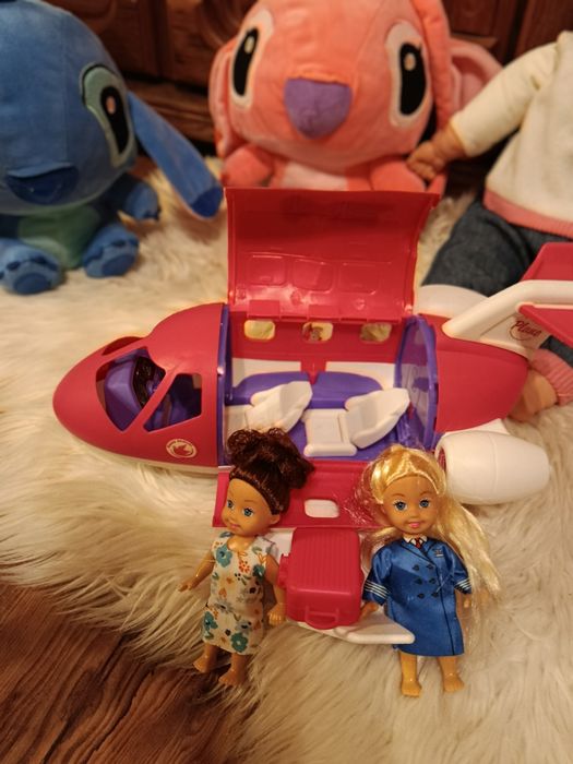 Zestaw mix zabawek dla dziewczynki.