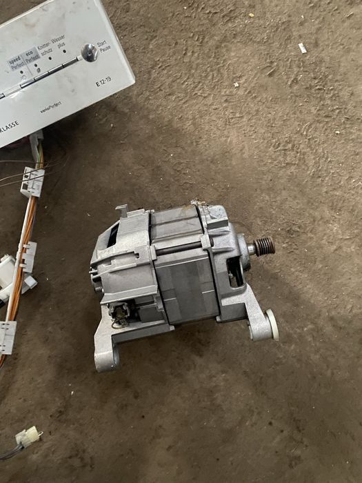 Мотор і плата з пральної машини simens WM12E193