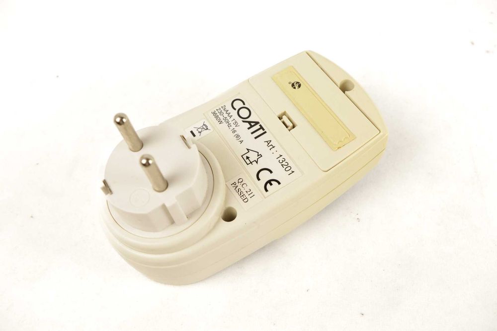 Coati programador Digital com memória (back-up por pilha)