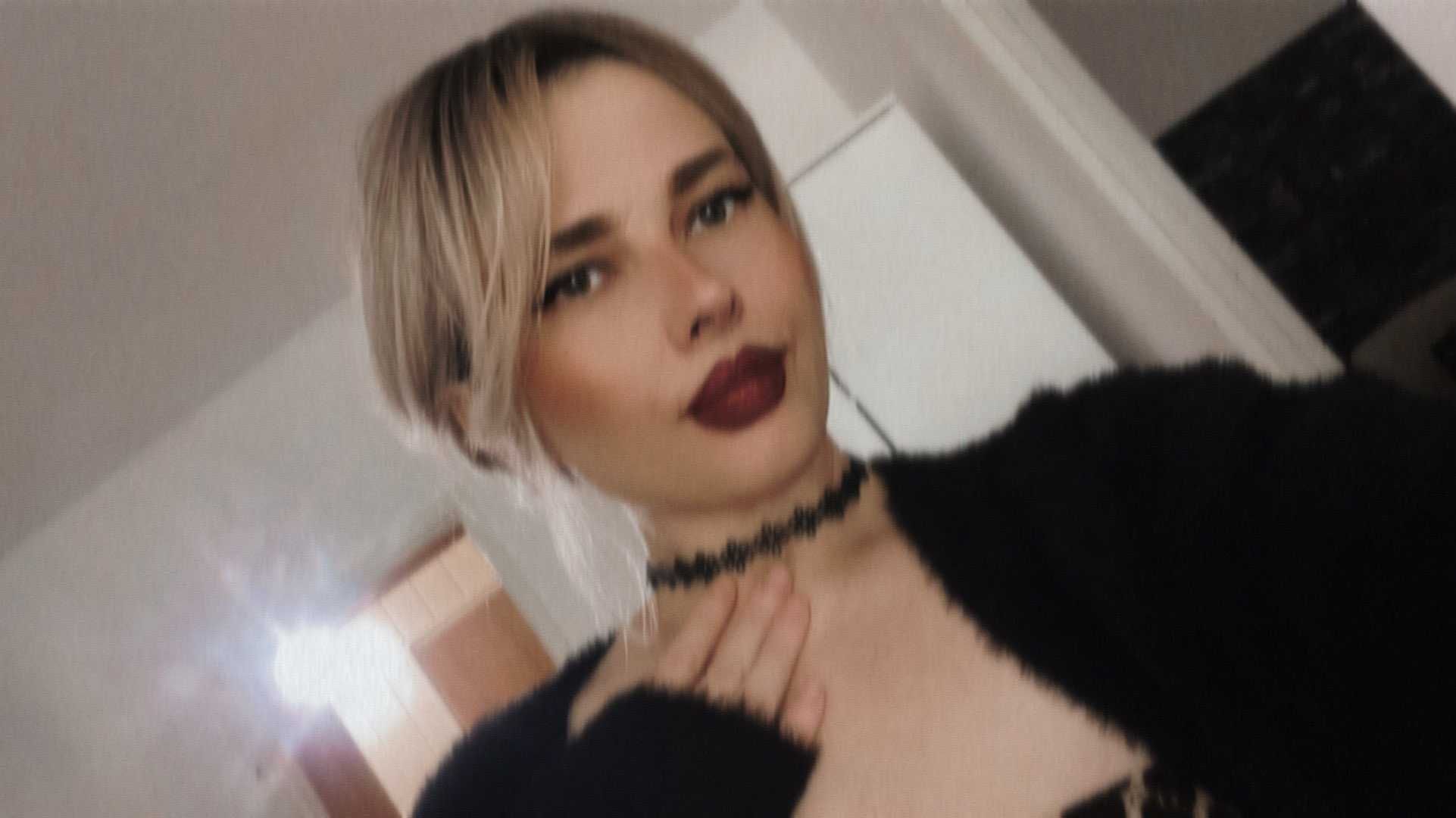Peruka syntetyczna blond ombre włosy stopniowane