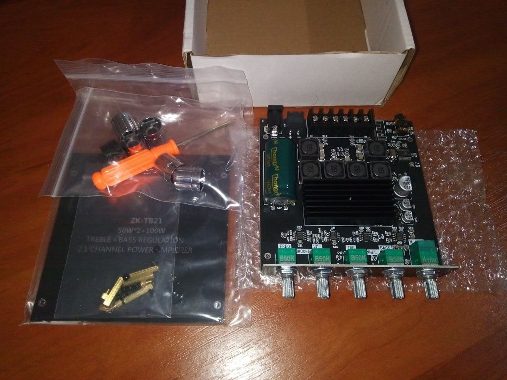 ZK-TB21 на TPA3116D2 Підсилювач  2.1  Bluetooth 50Втx2 + 100Вт