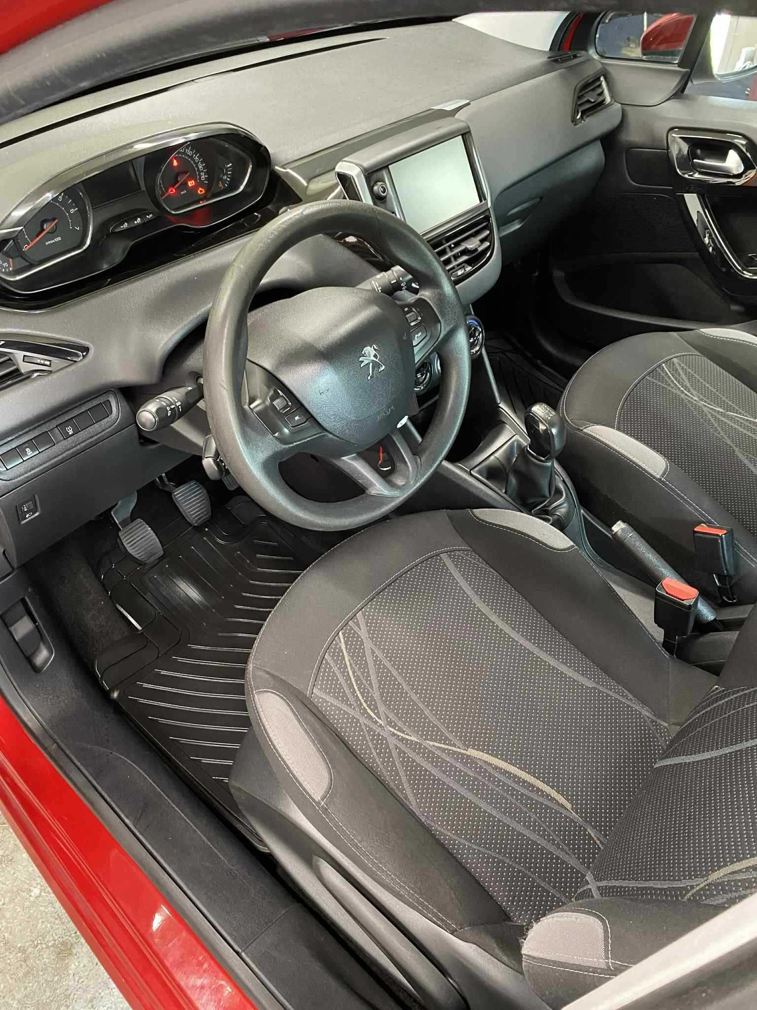 Peugeot  208 1.2