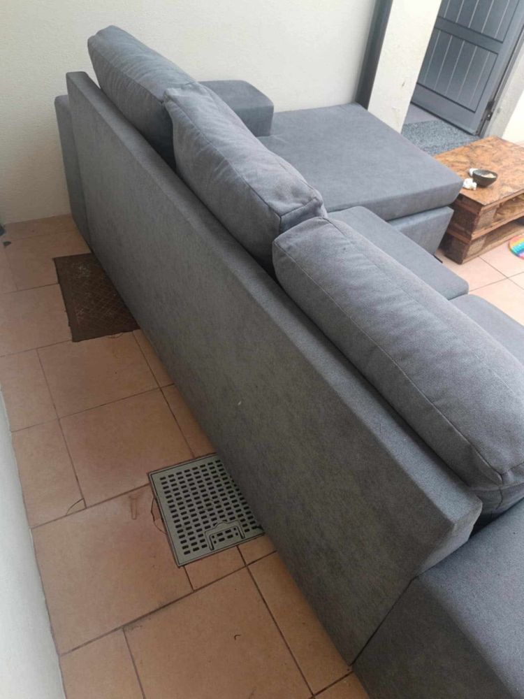 Sofá com chaise longue