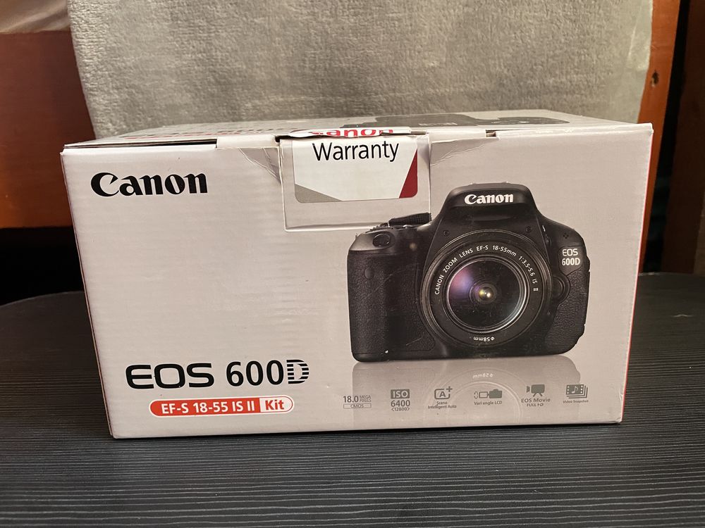 Зеркальный фотоаппарат Canon EOS 600D Kit 18-55